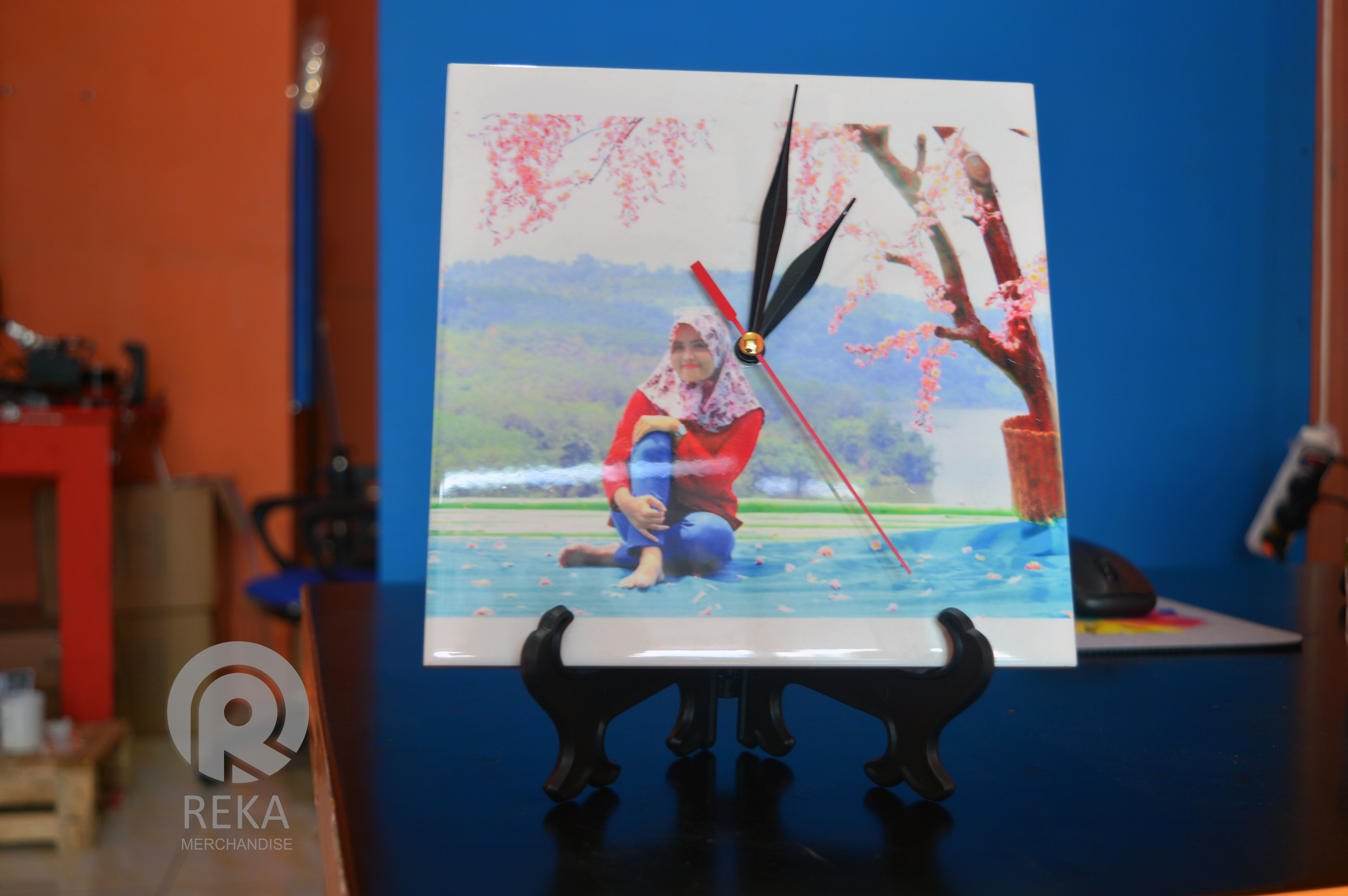 jam keramik segi empat